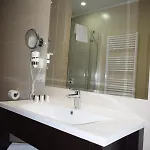 Regal 3*