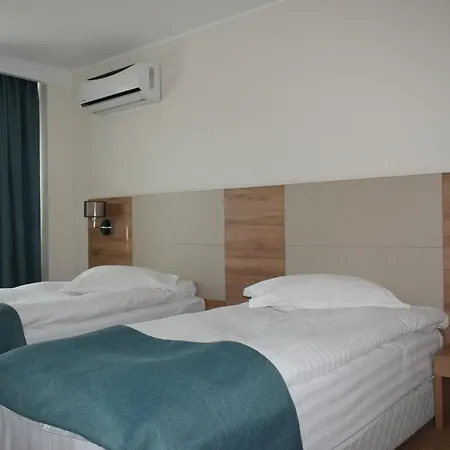 Regal 3*
