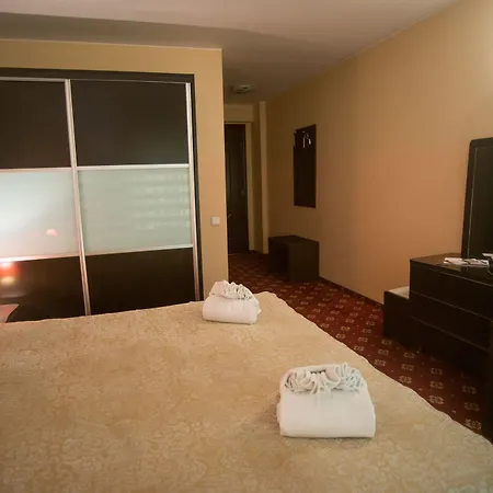 Regal Hotel 3*