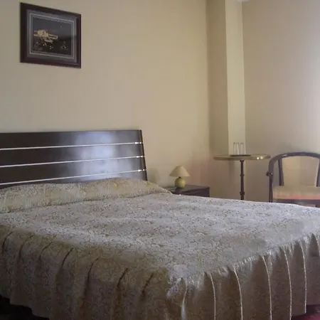 Regal 3*