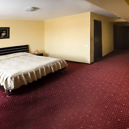Regal 3*