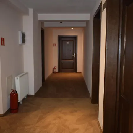 Regal Hotel 3*