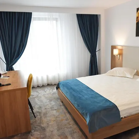 Regal 3*