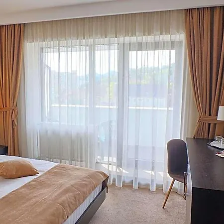 Regal فندق 3*